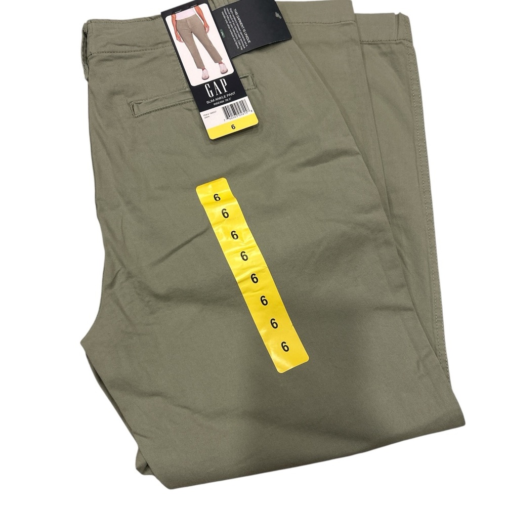 GAP Olive Green Cropped Women's Pants size 6